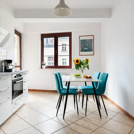 Leoapart Apartment