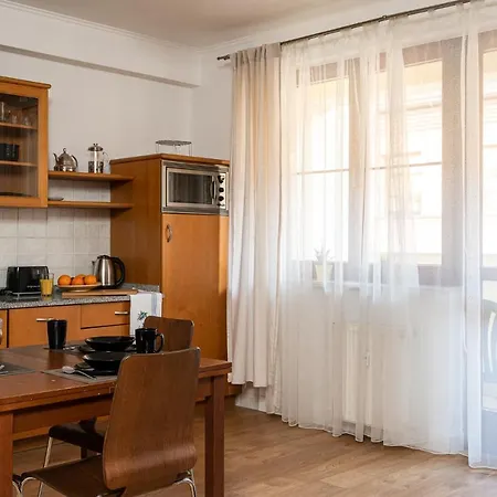 Leoapart Apartment