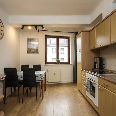 Leoapart Apartment