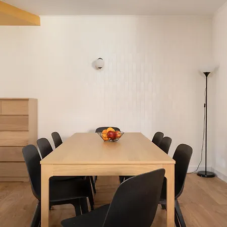 Leoapart Apartment
