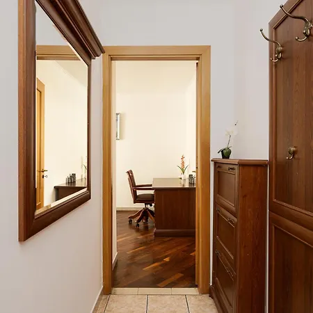 Leoapart Apartment